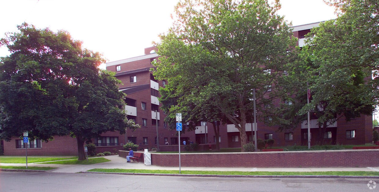 Building Photo - 85 William St