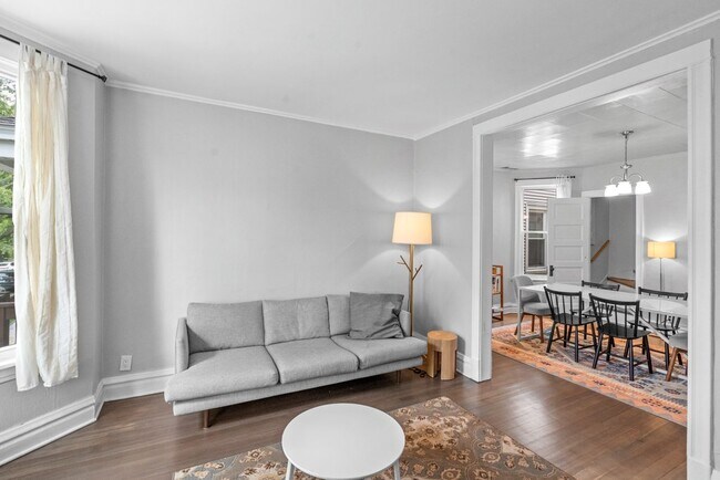 Foto del edificio - 3333 W Warner Ave