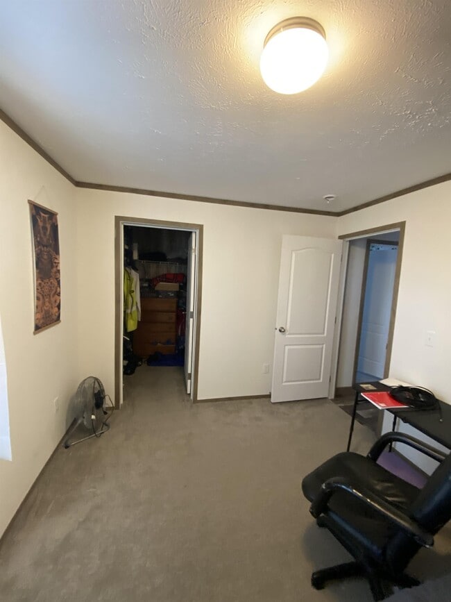 Building Photo - 222 Lincolnville Ave