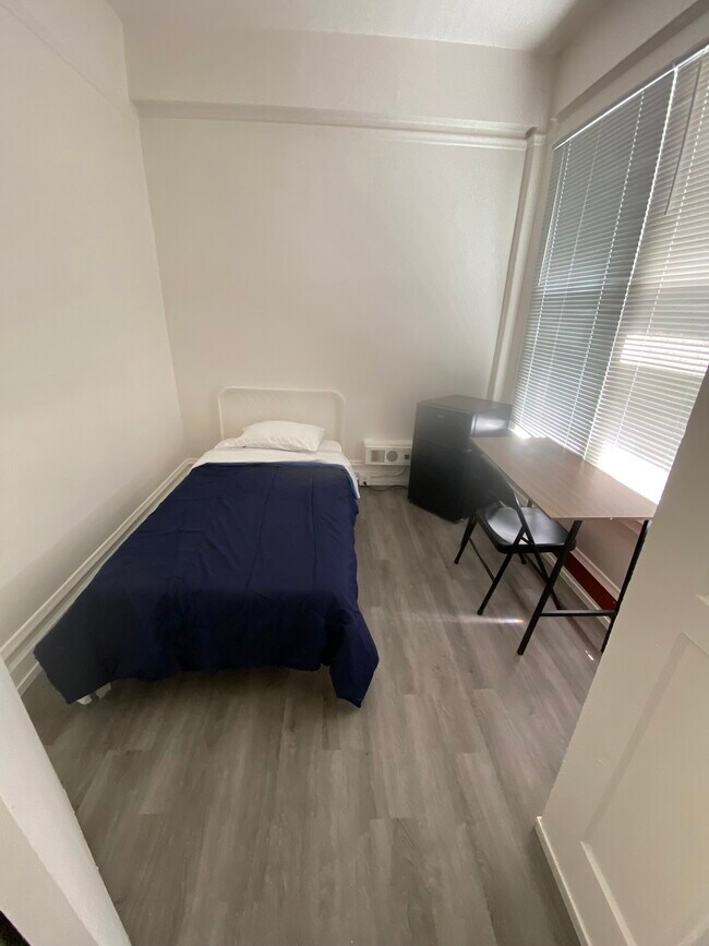 Habitación 24 - 371 Columbus Ave