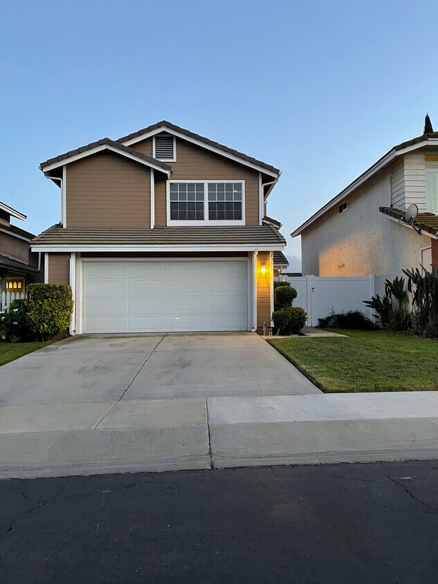 2+2.5 home for lease in quiet community - 4305 Ironwood Dr