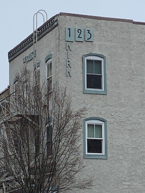 Building Photo - 123 Kirk Ave SW