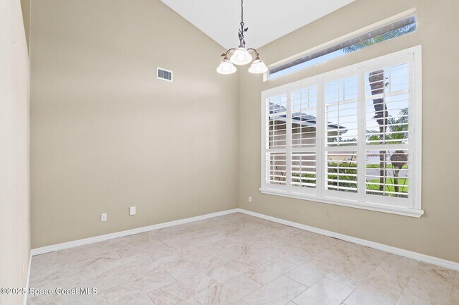 Building Photo - 475 Buttonwood Dr