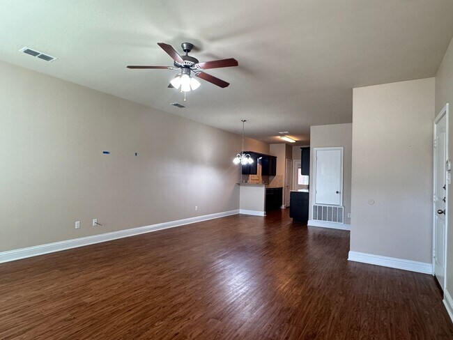 Building Photo - 328 Princess Place
