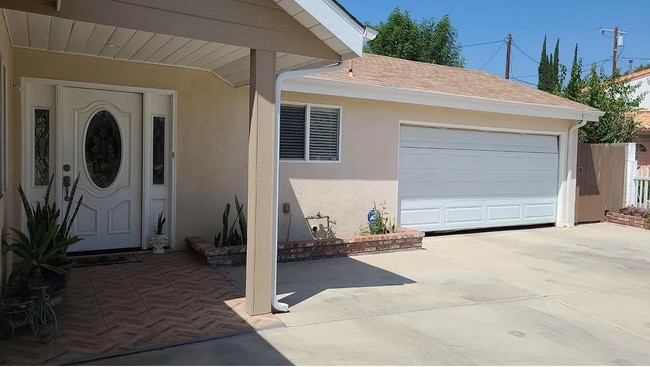 Building Photo - 11433 De Celis Pl