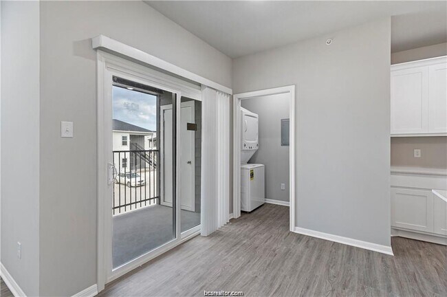 Foto del edificio - 1326 Prairie Dr