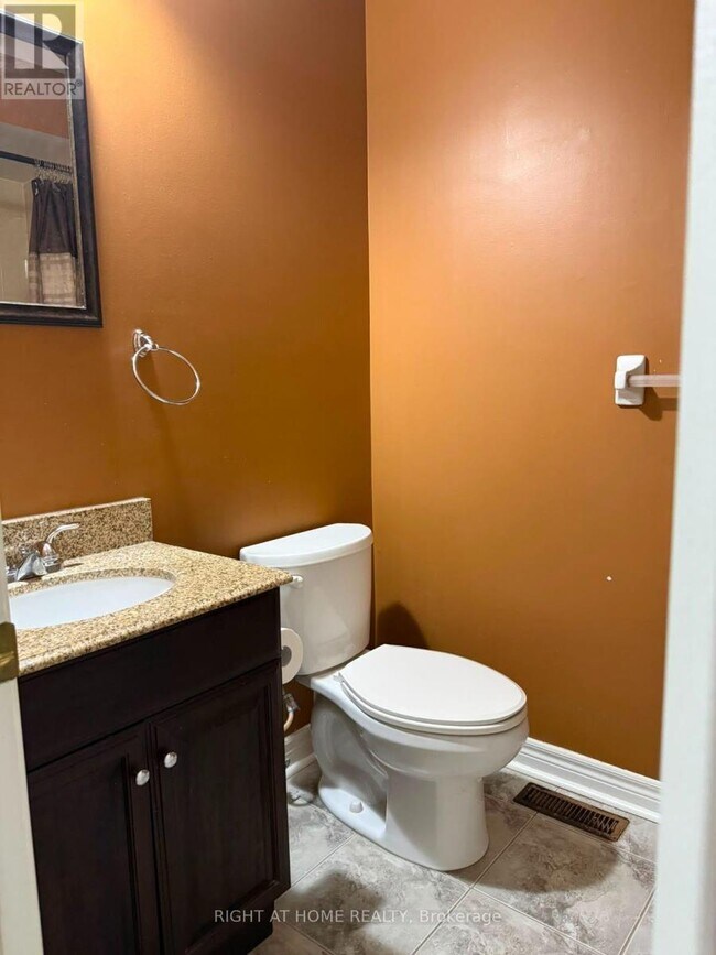 Building Photo - 630 Leatherleaf Dr