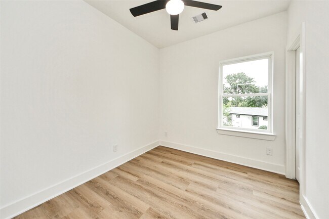 Foto del edificio - 932 South Ln