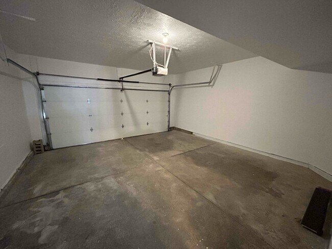 Foto del edificio - 6306 Bishops Pond Ln