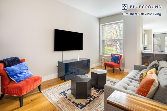 Foto del edificio - 3162 17th St NW