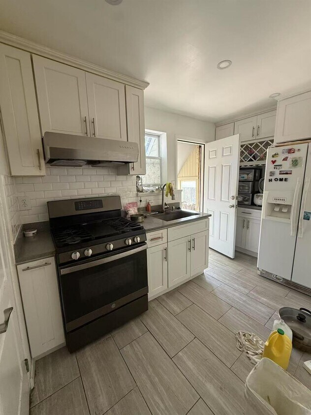 Foto principal - 32-33 200th St