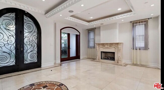 Foto del edificio - 332 S Almont Dr
