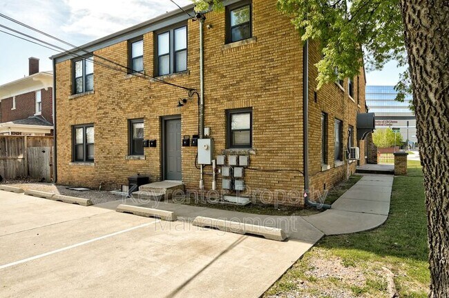 Building Photo - 701 NE 14th St