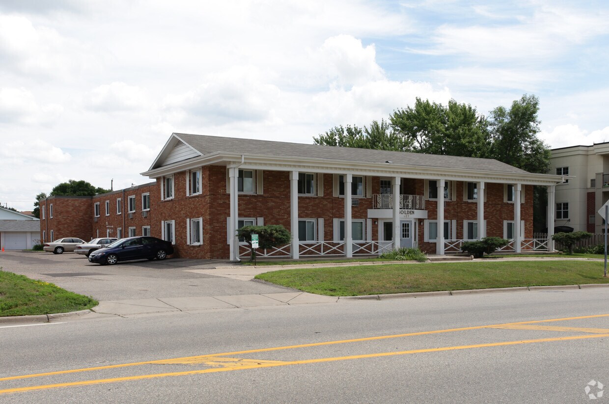Primary Photo - Golden Apartments