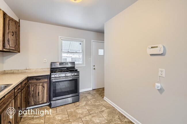 Foto del edificio - 605 North Reed Street, Joliet, IL, 60435