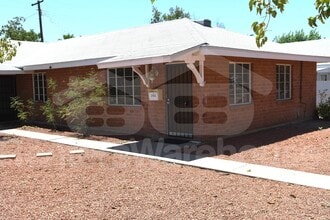 Building Photo - 2145 E Osborn Rd