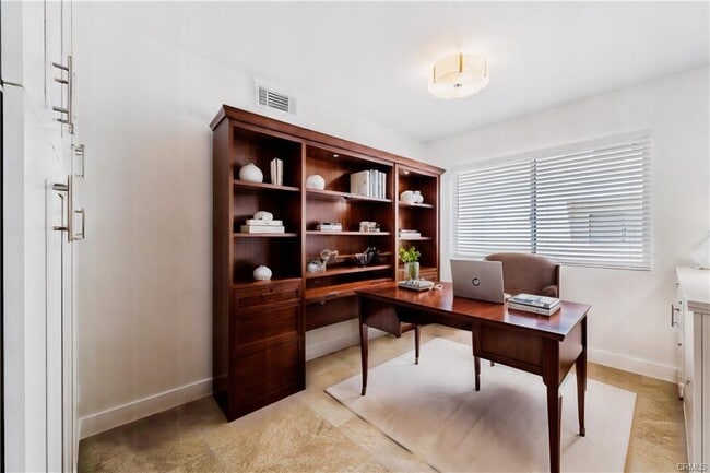 Foto del edificio - 12390 Chandler Blvd