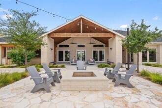 Building Photo - 1101 Halsey Dr