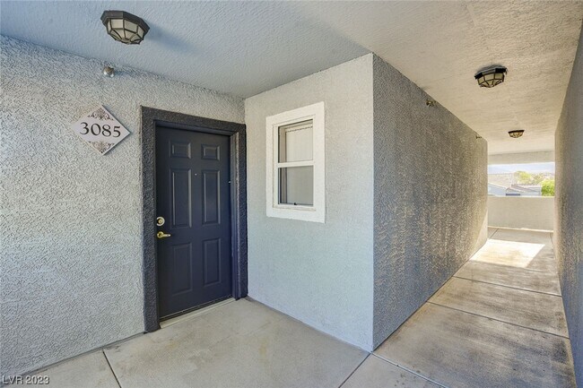 Building Photo - 6955 N Durango Dr