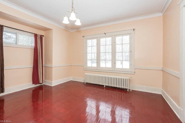 Building Photo - 330 Bradley Ln