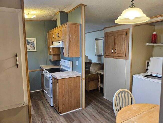 Building Photo - 279 Tricycle Hill Ln