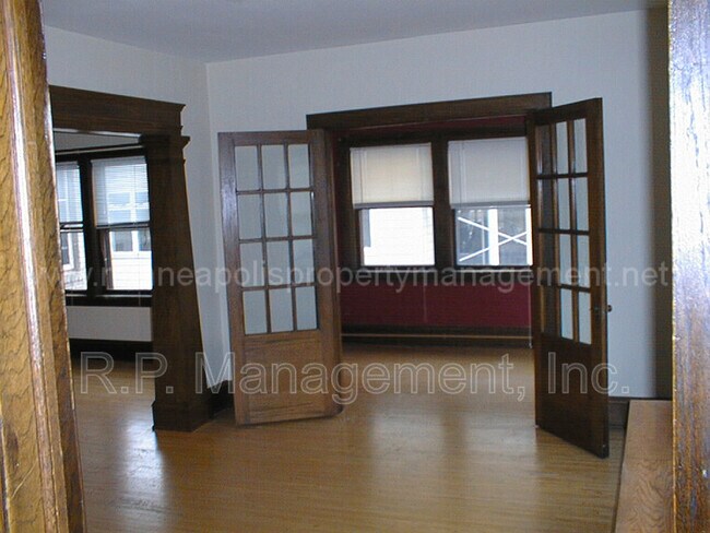 Foto del edificio - 1432 W 32nd St