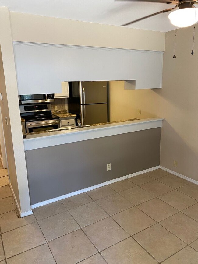 Foto del edificio - Darling Gathering Place Brookside Townhouse - Gated Community - 1 bedroom 1.5 bath, Small Fenced ...