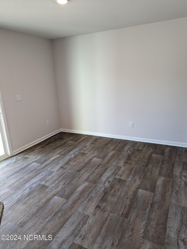 Building Photo - 4105 Laurel Rdg Dr