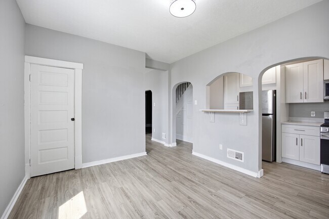 Foto del edificio - 827 Hinnerman St