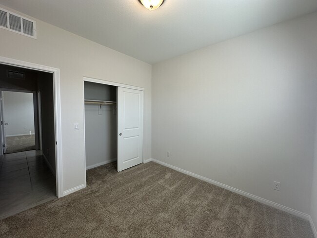 Building Photo - 91 Sonata Dawn Ave