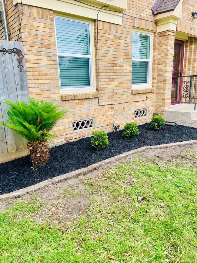 Foto del edificio - 704 Sue St