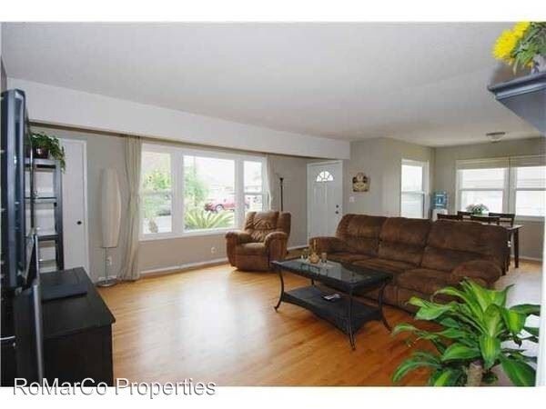 Building Photo - 3 br, 2 bath House - 5576 Gala Avenue