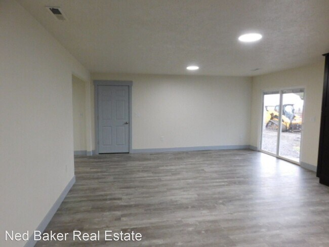 Building Photo - 3 br, 2 bath House - 5661 Bear Lane SE