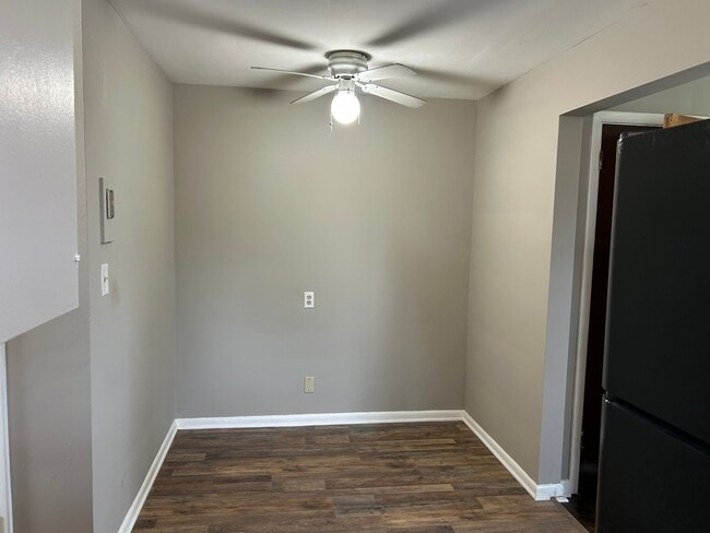Building Photo - 7598 Boleyn Dr