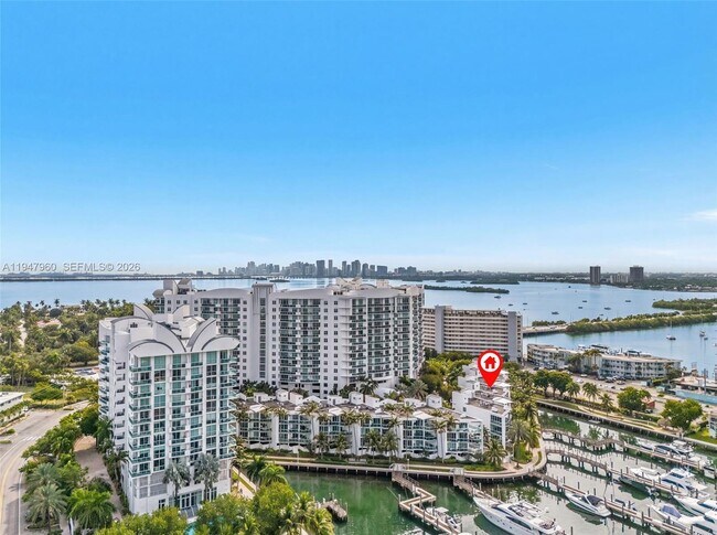 Foto del edificio - 7914 Harbor Island Dr