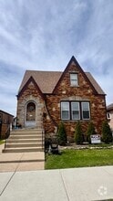 Building Photo - 3050 N Normandy Ave