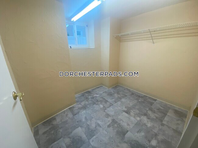 Building Photo - 12 North Munroe Ter