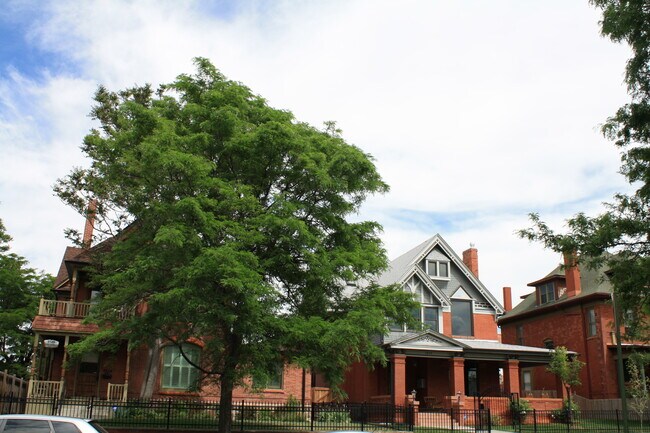 Fachada 2 - 1542 Gaylord St