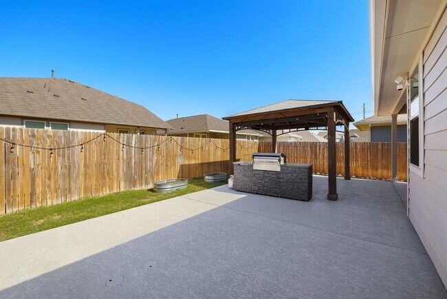 Building Photo - 113 Lyrebird Ln