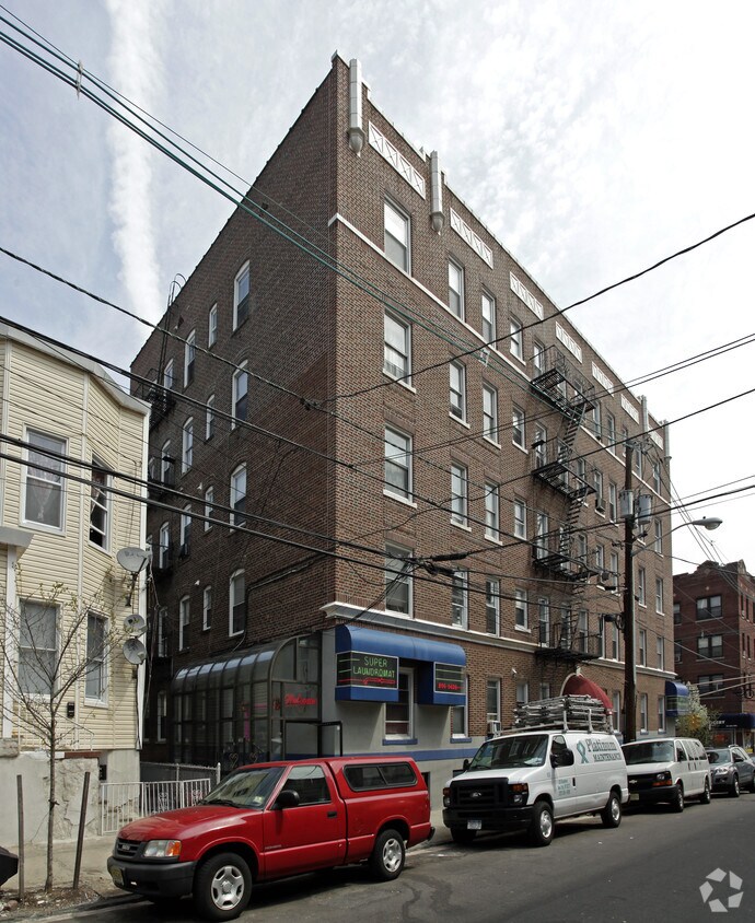 Building Photo - Marian Arms