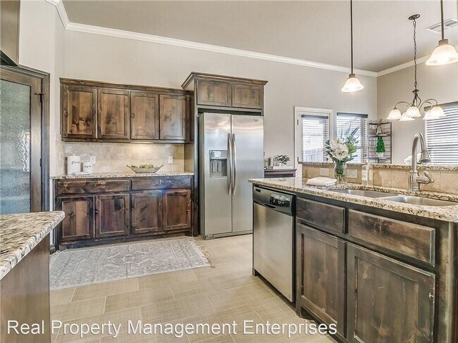 Building Photo - 3 br, 2 bath House - 2417 NW 194th Terr