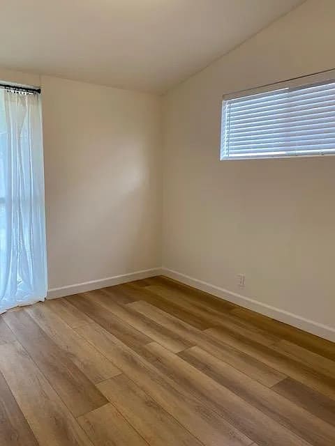 Foto del edificio - 8554 Fullbright Ave