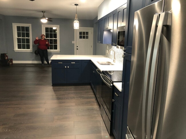 Building Photo - 1833 Thomas St