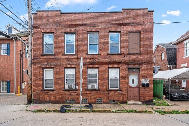Building Photo - 282 9th St