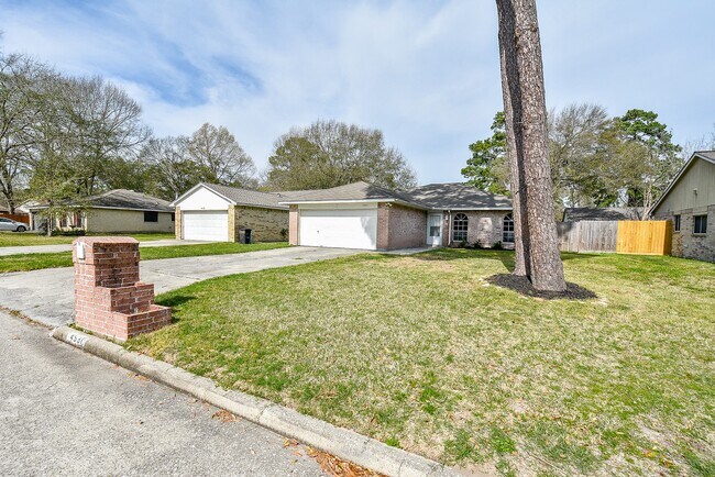 Foto del edificio - 4531 Algernon Dr