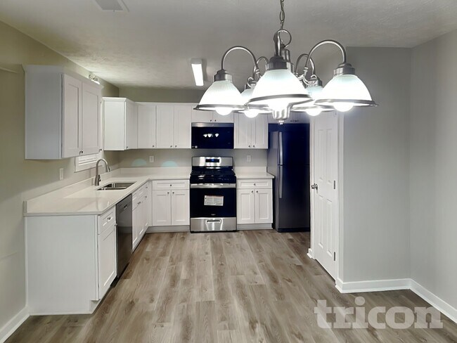 Building Photo - 285 Fireside Way