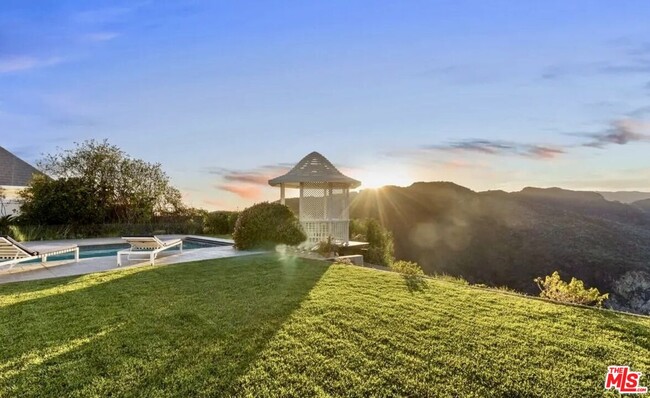 Building Photo - 16866 Charmel Ln