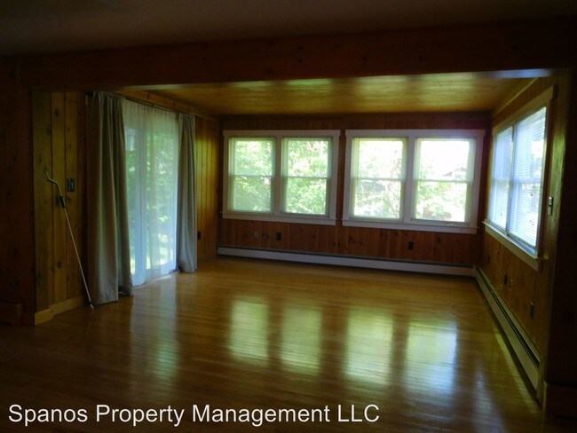 Building Photo - 1 br, 1 bath House - 1 Zames St.