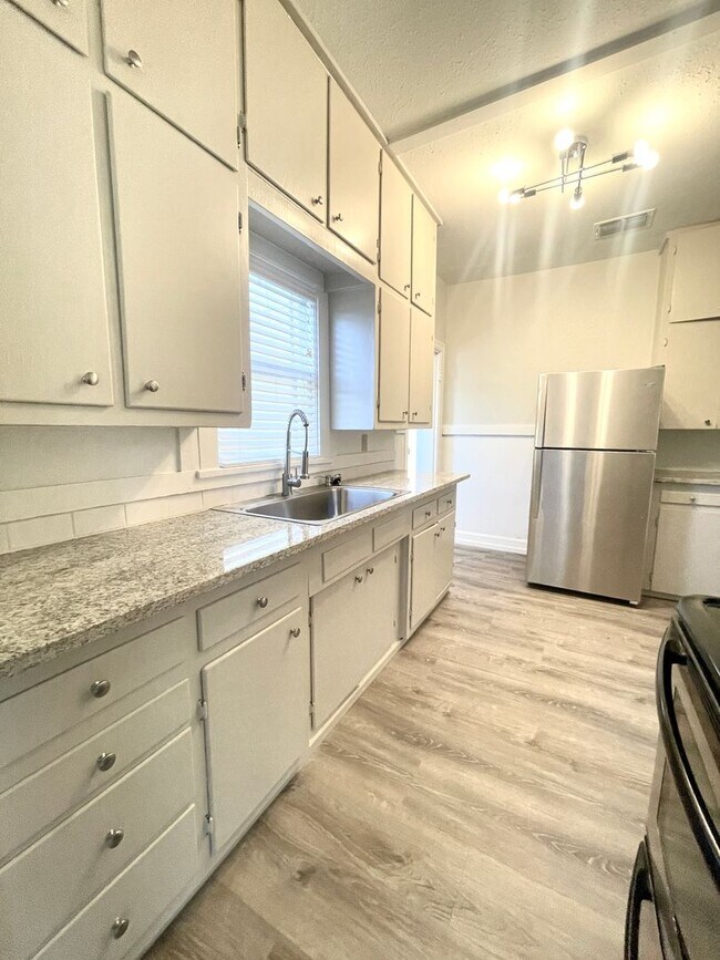 Foto del edificio - 4 Bedroom Home Near Downtown Stephenville