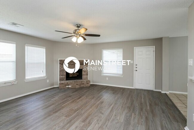 Building Photo - 3 Bedroom Pet-Friendly Home in Lancaster, TX with Main Street Renewal